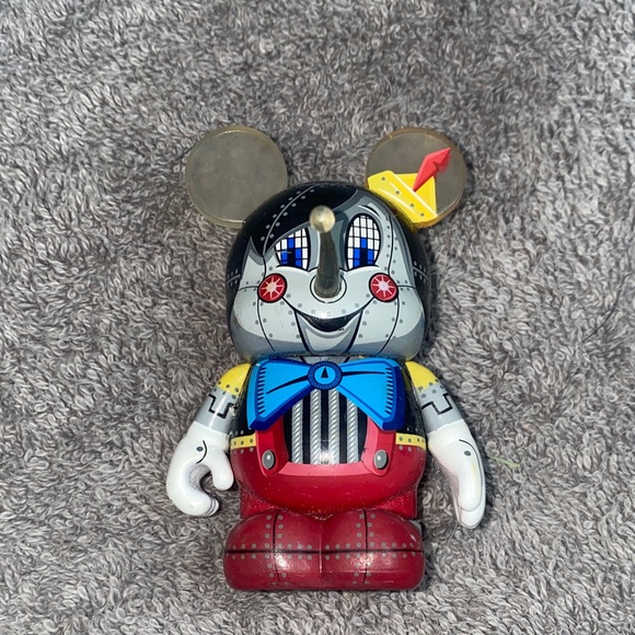 Disney Other - 🐛Retired Disney Vinylmation Pinocchio from the "Robots 3” series!